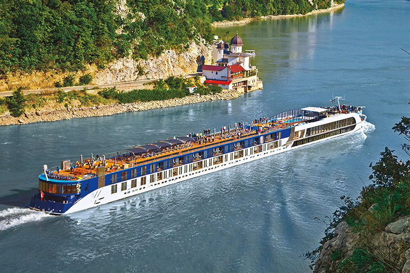 AmaWaterways Unveils 2025 Festive Cruises Across Europe