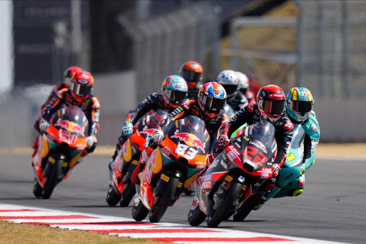 Almansa takes the spoils in Silverstone Moto3 showdown