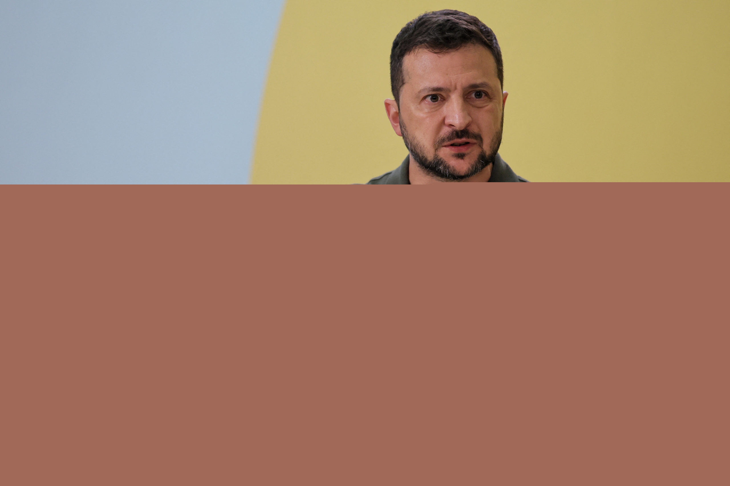 Zelenski cere sisteme antibalistice, după atacul soldat cu 17 morți și 44 de răniți