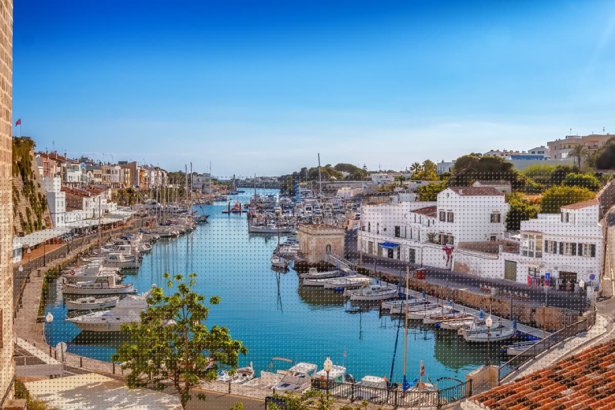 Rosanna Wollenberg unwinds on Menorca
