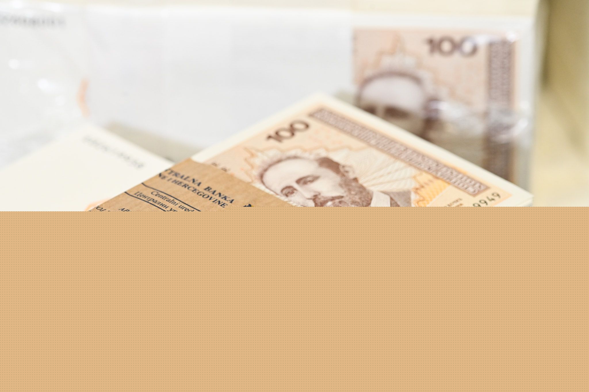 BiH average net salary rises to KM 1,691 in May