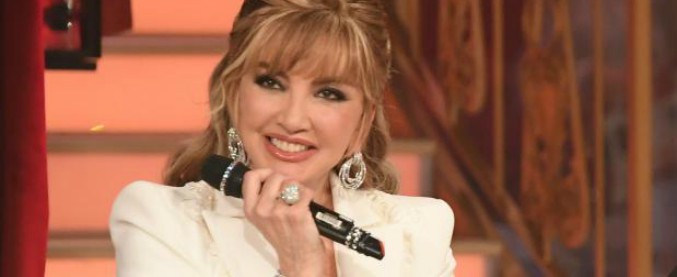 “La rivalità con Maria De Filippi? Non c’è. La sfida è tra reti”: Milly Carlucci su Ballando con le Stelle e la sconfitta all’auditel con Tu Si Que Vales (ah, il pubblico e i suoi misteri…)