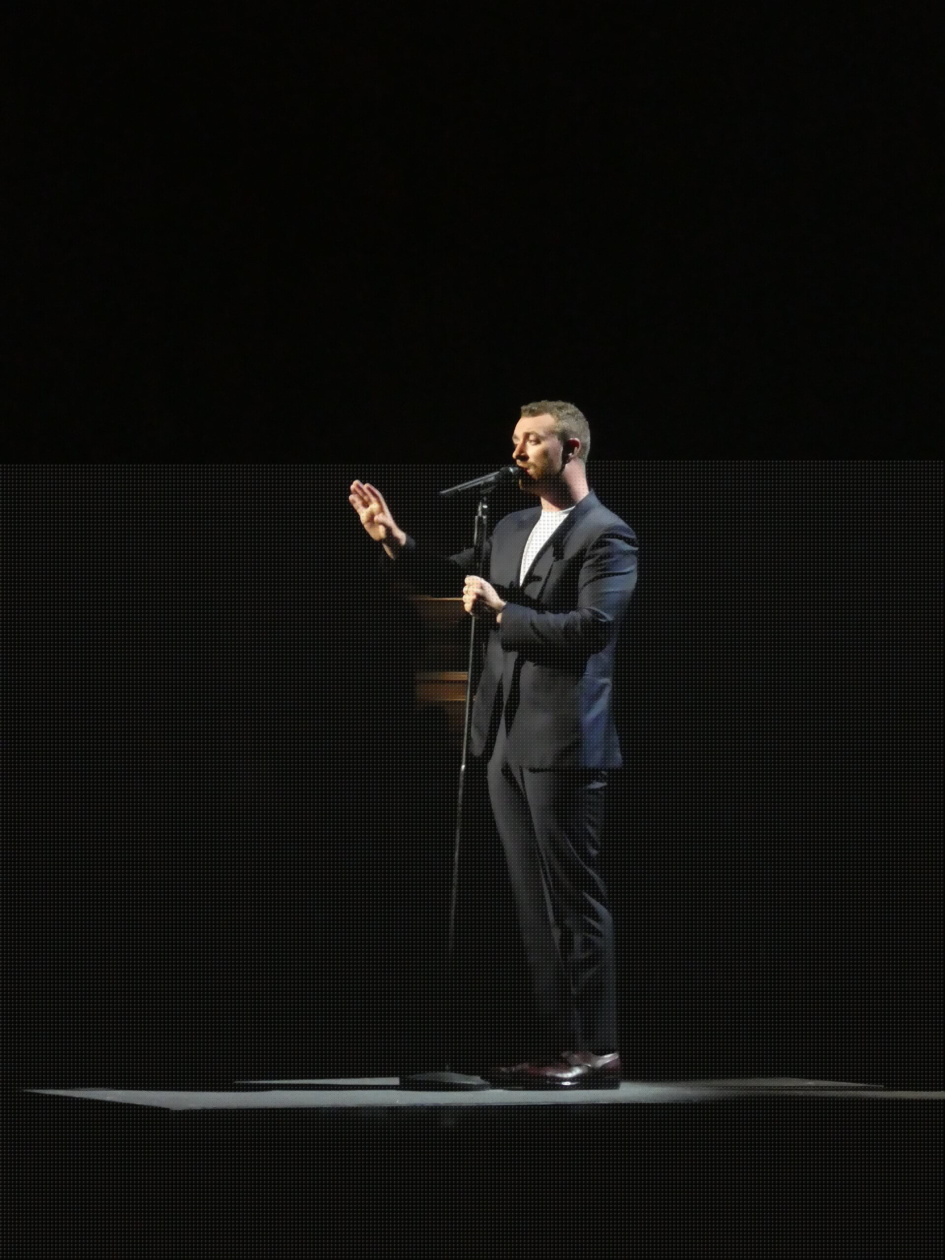 Sam Smith Brings the ‘To Be Free’ Tour to Guadalajara’s Auditorio Telmex