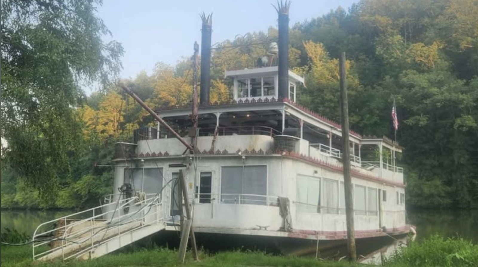 Change The Trajectory Of Your Entire Life With This Old-School Alabama Riverboat
