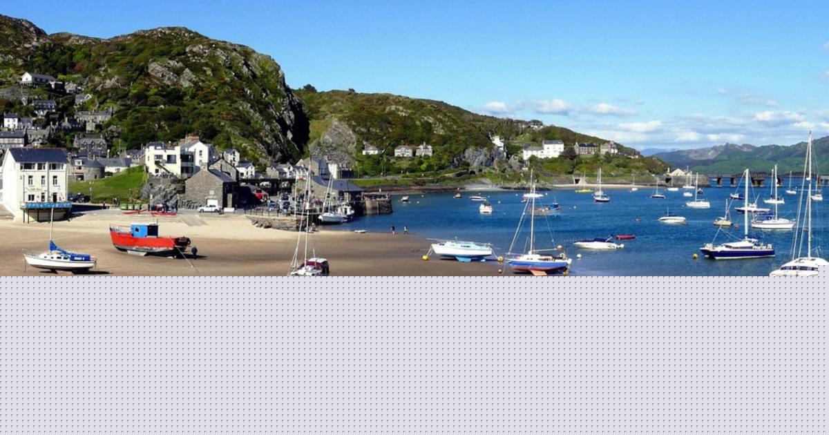 Coastguard called to assist choking child on beach in Gwynedd