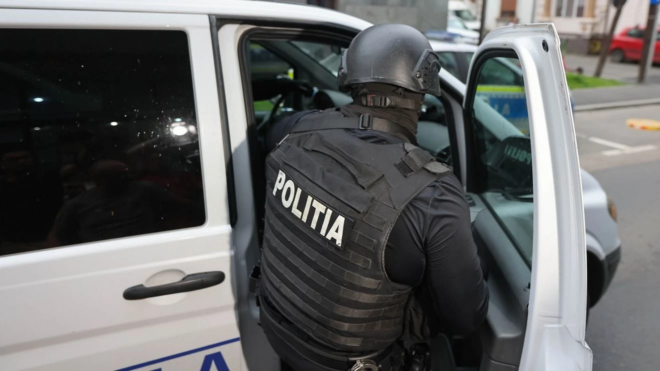 Escrocherie de 500.000 de lei în mai multe județe. Nouă persoane, cercetate după 26 de înșelăciuni prin metoda „ruda bolnavă”