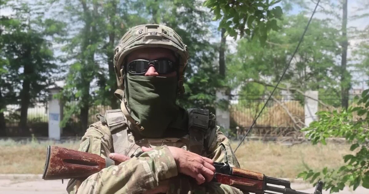 Ukrainians In Kherson 'Hunted' Daily By Russian Drones