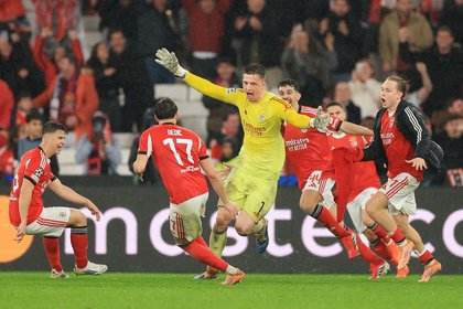 Viraliza nas redes a reação de apresentadores de TV portuguesa à comemoração do gol da classificação do Benfica na Champions