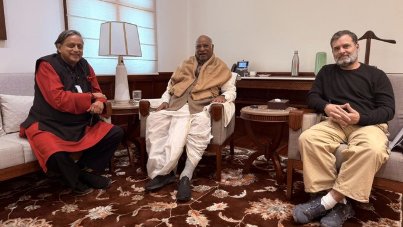 As Tharoor meets Rahul and Kharge for 2 hours, what happened behind closed doors?