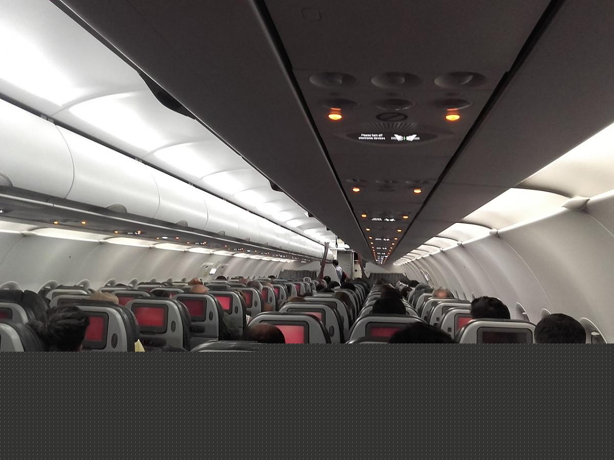 Air Travel with In-Flight Connectivity: Free Wi-Fi at 30,000 Feet