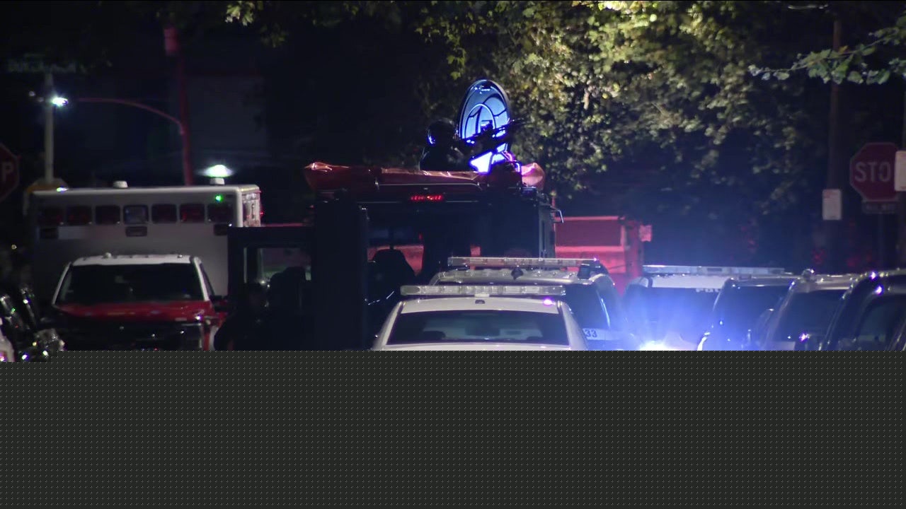 Man dead after firing at officers during overnight standoff in Philadelphia: police