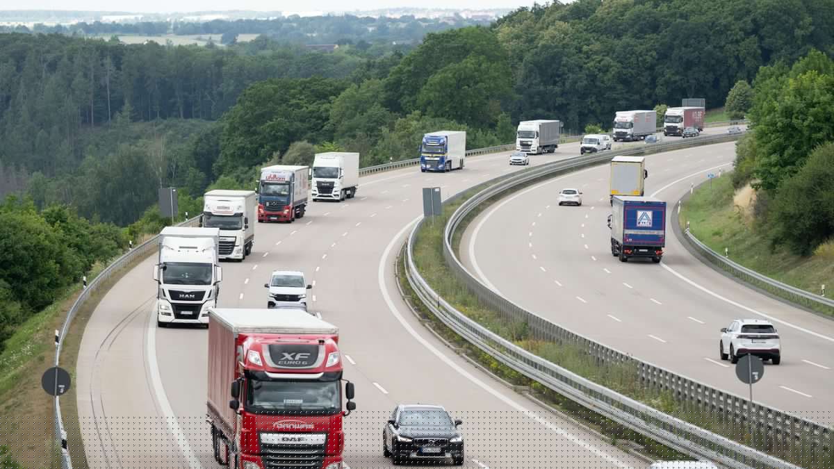 Niedrigwasser: Thüringen, Brandenburg und Berlin lockern Lkw-Sonntagsfahrverbot