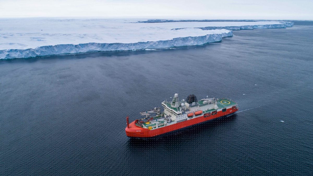 Rusia accelerează transporturile de petrol către Asia prin zona Arctică