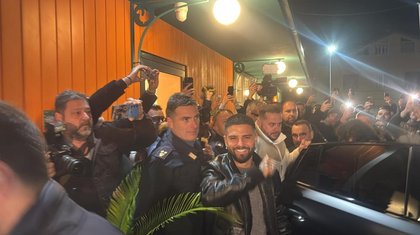 Insigne torna al Pescara dopo 14 anni: accoglienza euforica dei tifosi