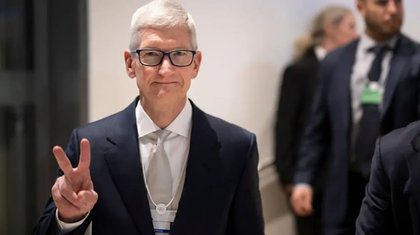 Apple posts record iPhone sales as Mac revenues fall