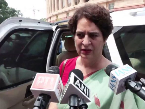 India News | 'Government Does Not Feel Responsible Towards People': Priyanka Gandhi Questions Police Action Against Student Protesters