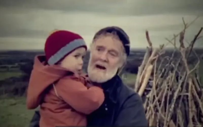"Such a massive loss to his son" Glen Hansard singing has fans in tears