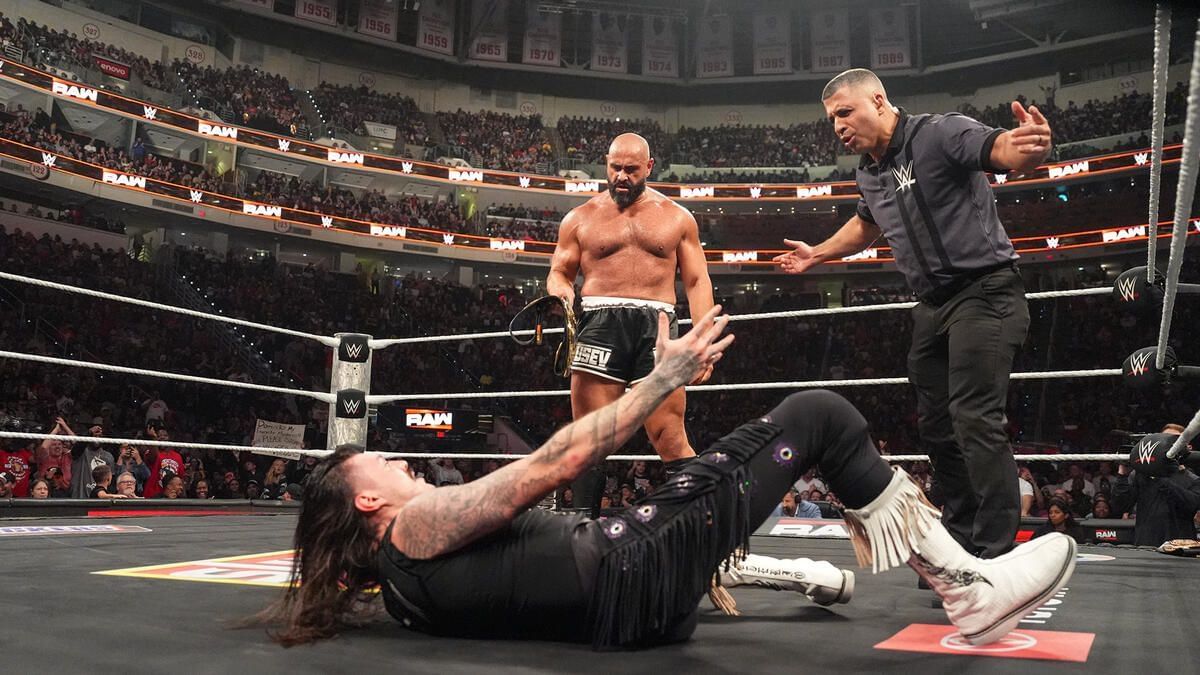 Former WWE Champion claims Dominik Mysterio should be the only one using Eddie Guerrero's gimmick