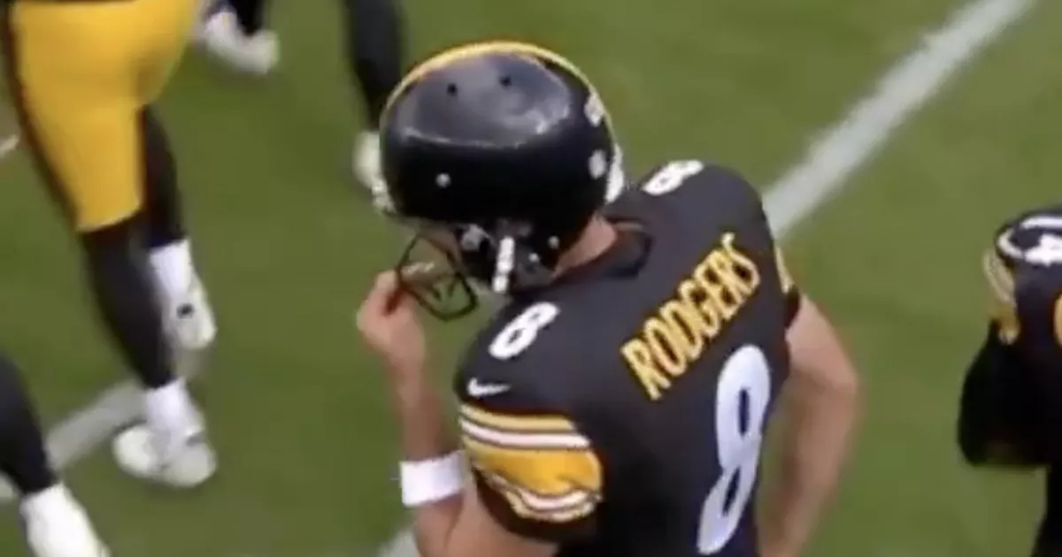 NFL smelling salts rule as Aaron Rodgers spotted taking enormous sniff for Pittsburgh Steelers