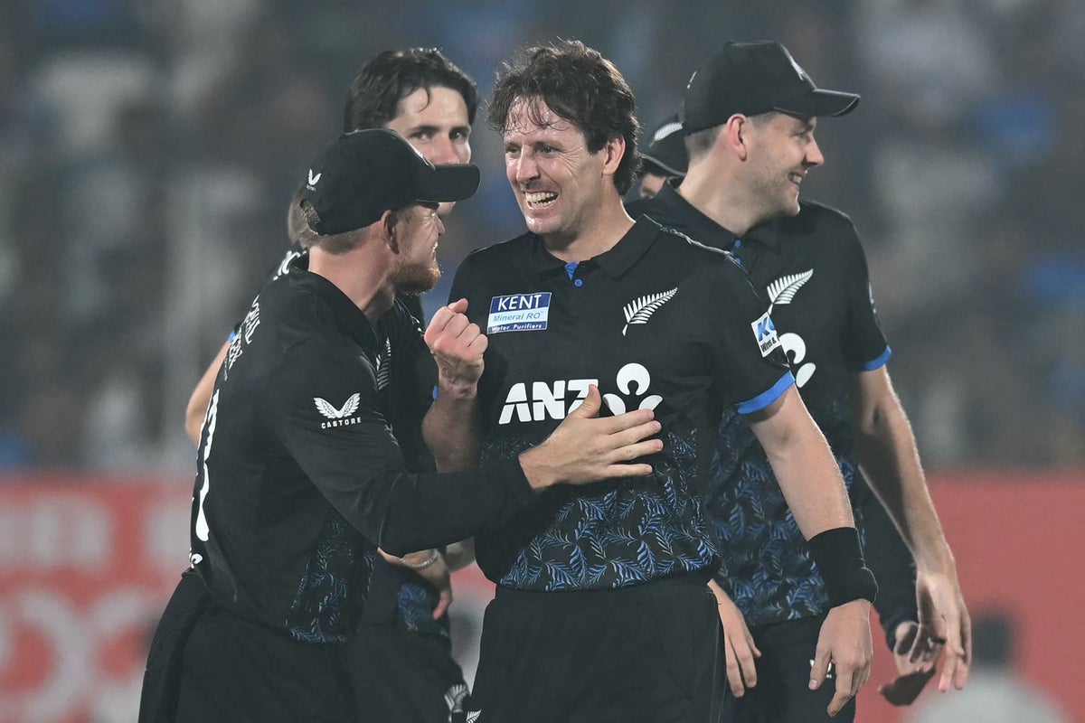 New Zealand thrash India to end T20i losing streak in style