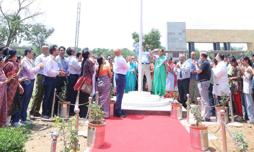 Vande Mataram Echoes Across AIIMS Bibinagar During Har Ghar Tiranga Campaign