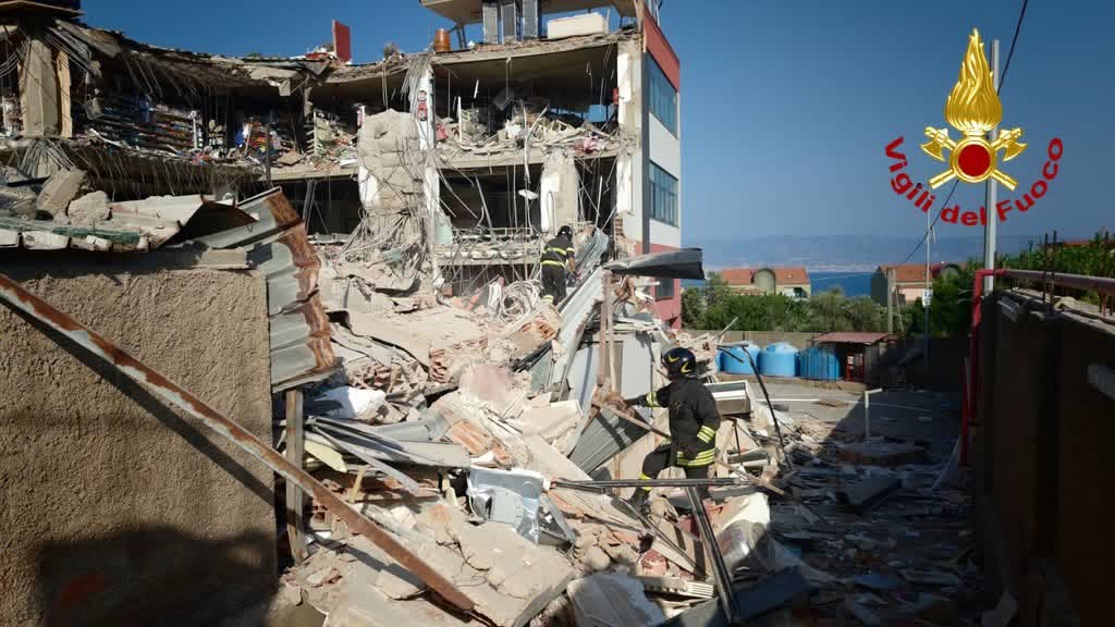 Messina, esplosione ‘sventra’ palazzo: 5 feriti gravi,