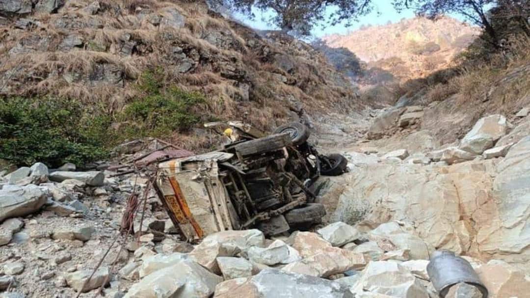 Himachal Horror: 4 Killed, 9 Injured As Bolero Falls Into Ravine In Sirmaur