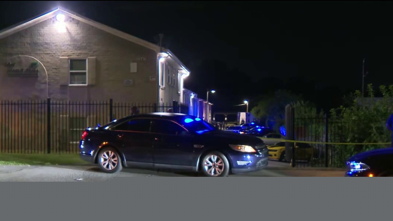 26-year-old man killed late Monday in downtown Atlanta area