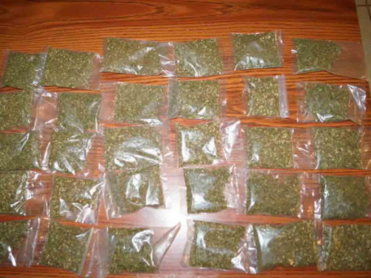 Cae en GAM célula delictiva juvenil con más de 150 dosis de droga