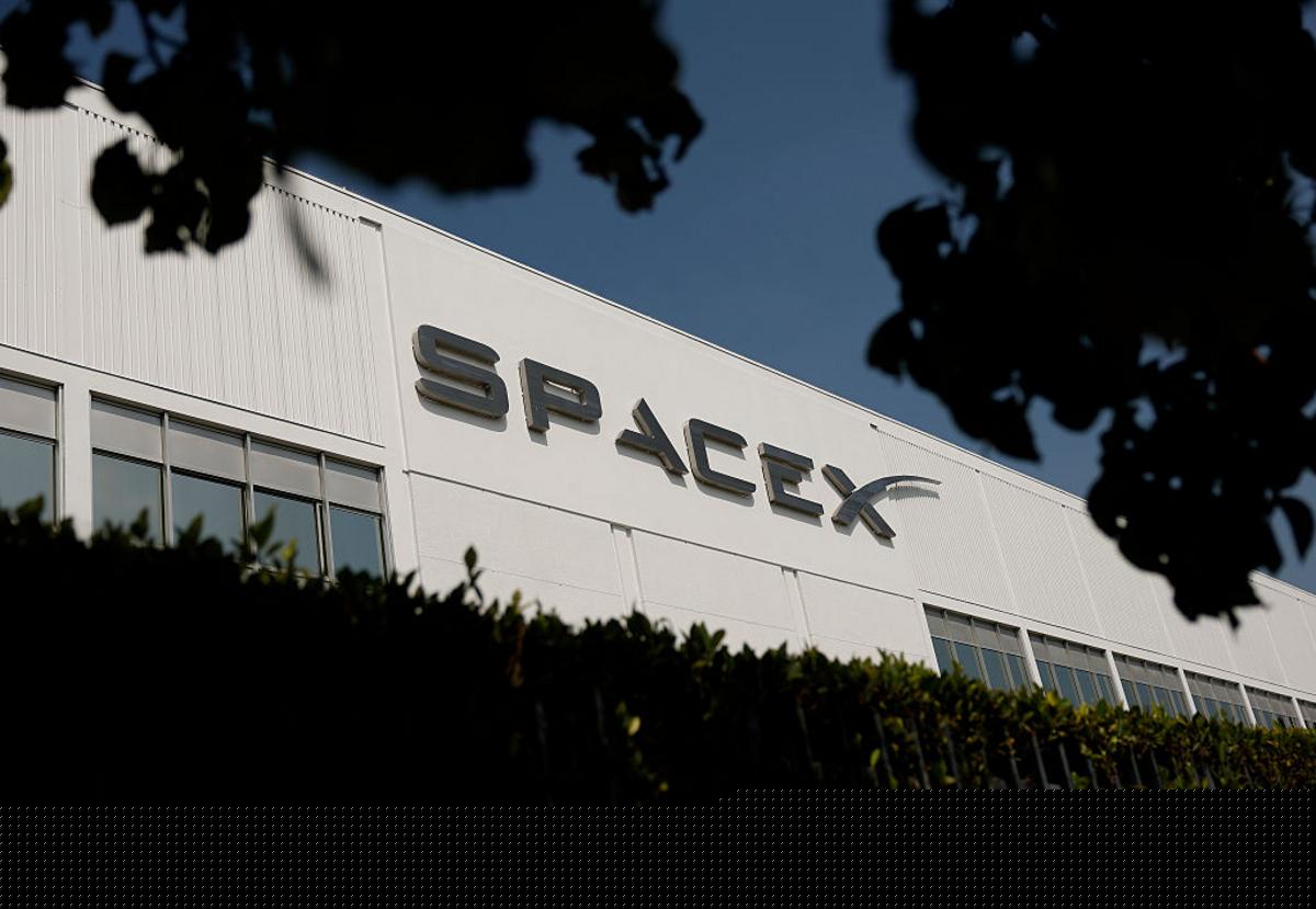 Tesla and SpaceX Team Up to Build World’s Largest Building in Texas