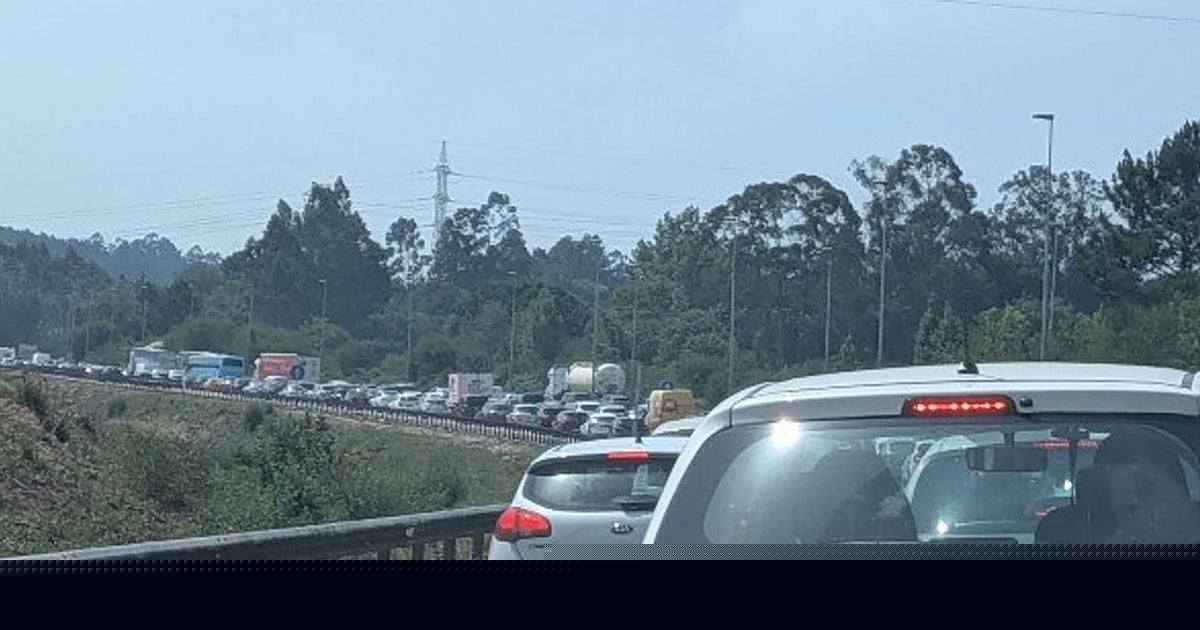 La DGT pide «precaución» al volante ante el eclipse y pide estacionar en puntos habilitados o permitidos