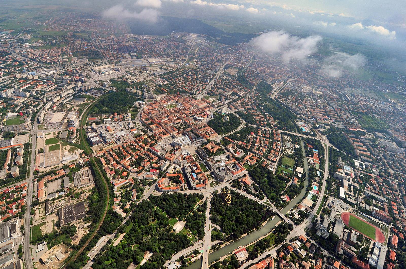 Primăria Timișoara propune noi reguli pentru traficul greu din oraș / Se elimină gratuitatea pe timpul nopții / ”Banii colectați se întorc în întreținerea străzilor”