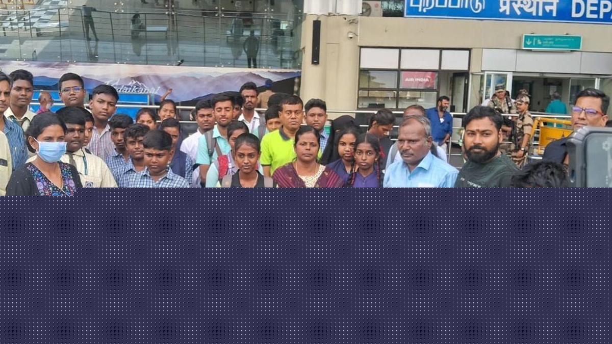 Rotary Club takes Corporation schoolchildren to ISRO by flight