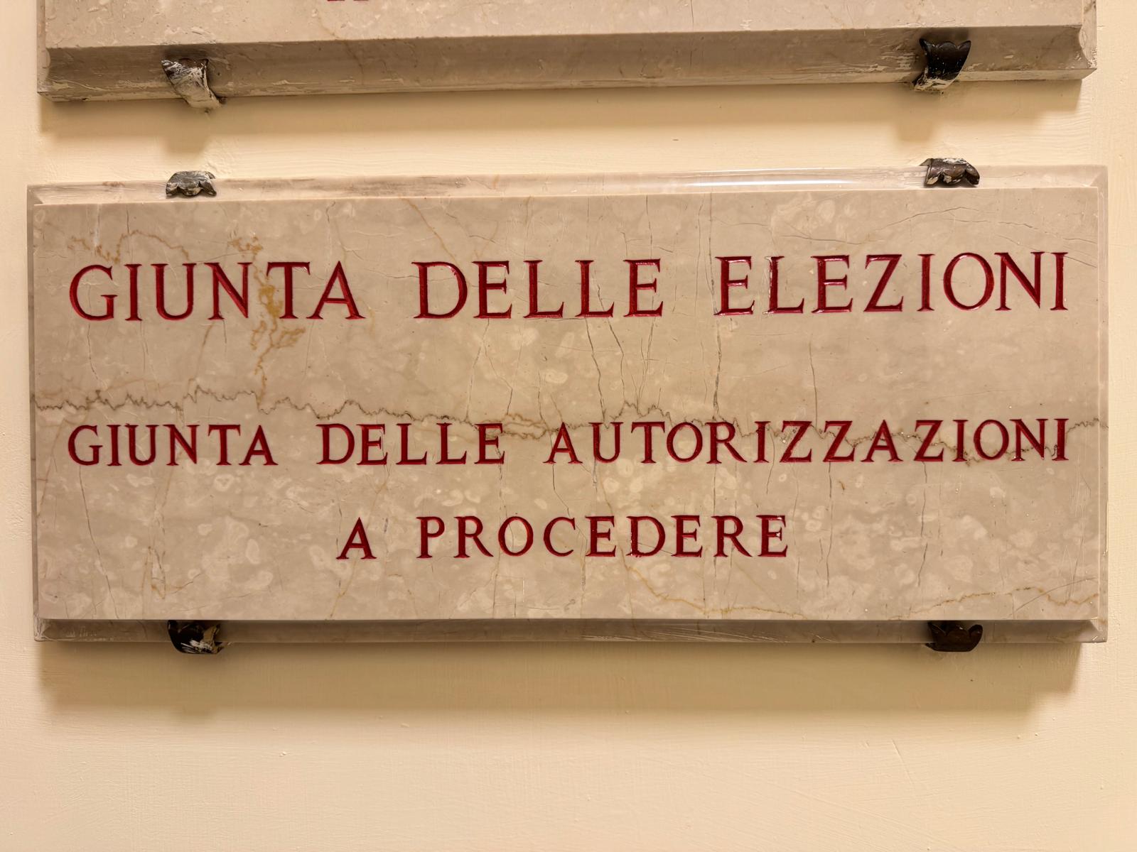 No della Giunta per le autorizzazioni al processo contro Nordio, Piantedosi e Mantovano per il caso Almasri
