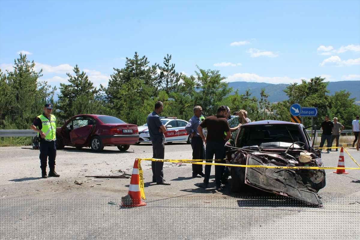 Kastamonu'da trafik kazası: 1 ölü, 3 yaralı