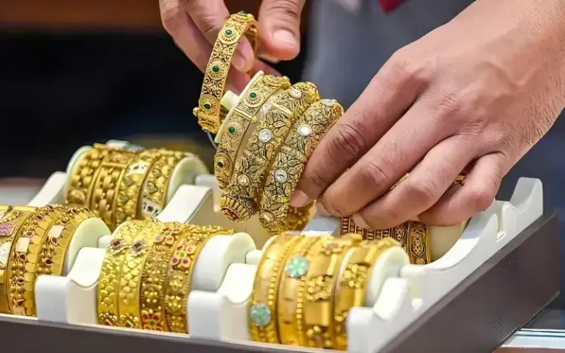 Gold prices rise for third consecutive day in Pakistan
