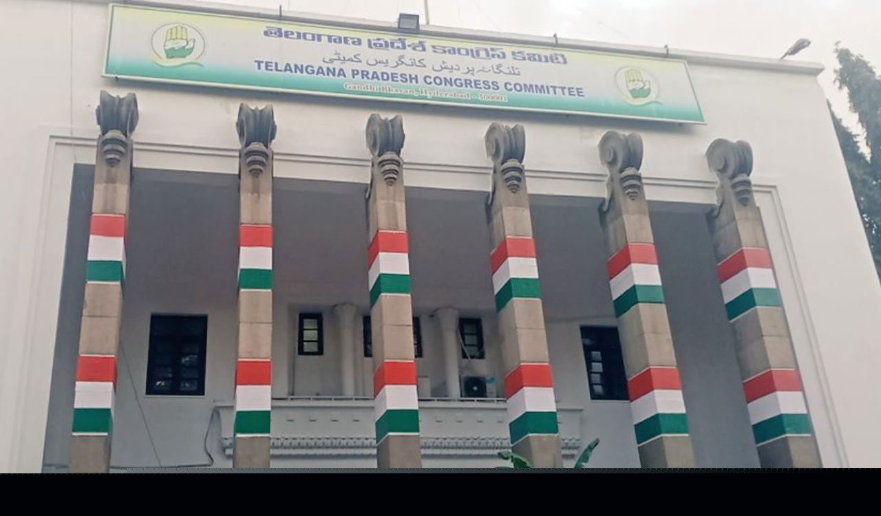 AICC steps in to rein in Telangana Congress amid growing rift