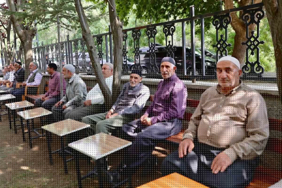 Bingöl Valisi Kepçeli Köyünde Vatandaşlarla Buluştu