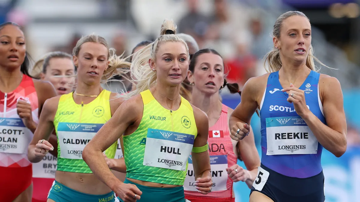 Commonwealth Games: Jess Hull cruises through women’s final heat with ease