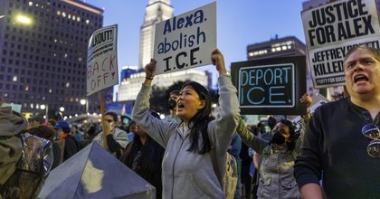 Immigration raids pick up in L.A. as federal tactics shift. Arrests happen in 'as fast as 30 seconds'