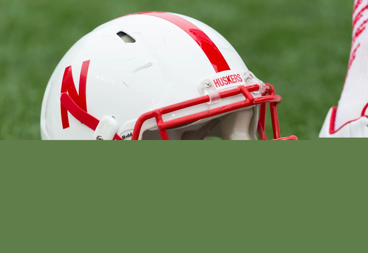 Nebraska football extends an invite to dual-position lineman