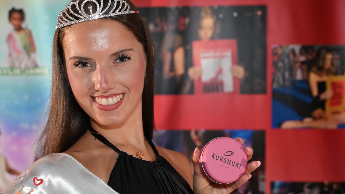 Splendida d’Italia, a Serra San Quirico la corona regionale va a Viola Ferrazzani