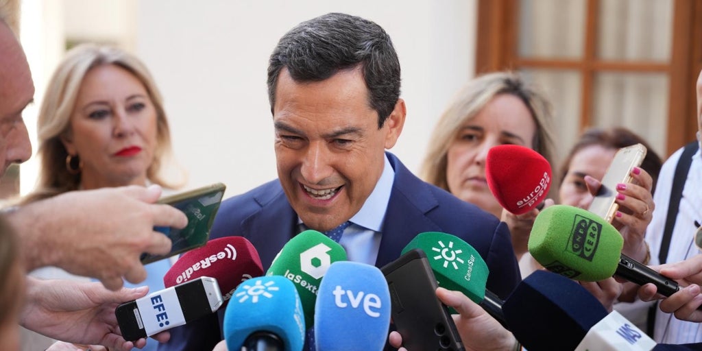 Juanma Moreno anuncia una rebaja fiscal también para celíacos en Andalucía