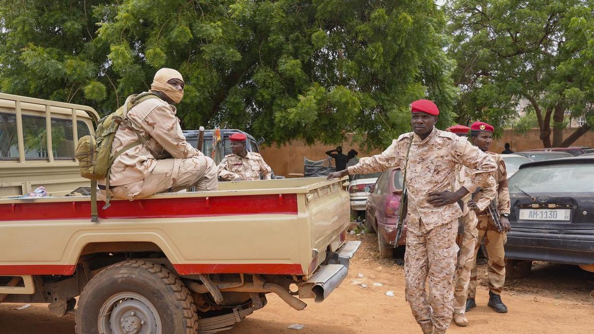 Gunfire, blasts rock Niger airport before calm restored