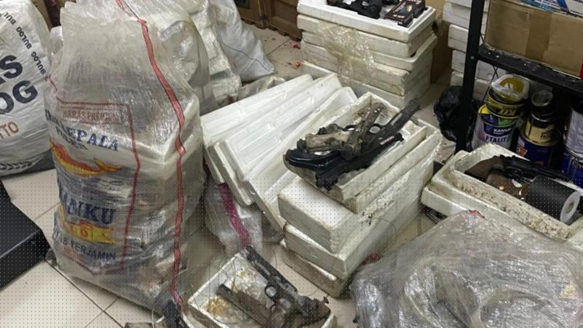 Misteri Pemilik Ratusan Senjata dalam Bunker Sekolah di Jaksel