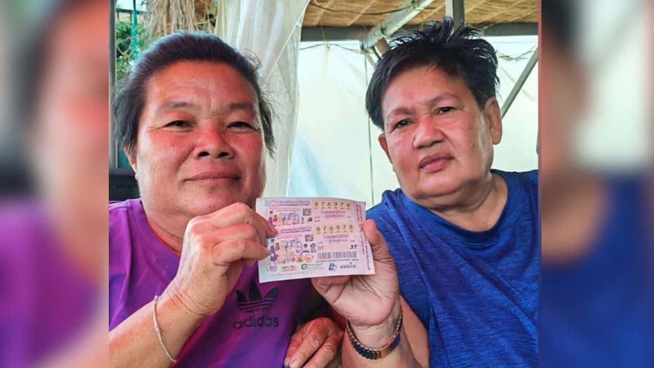 Humble garland vendor in central Thailand wins 12 million baht