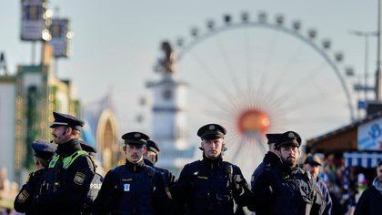 Oktoberfest reopens after bomb threat: German police