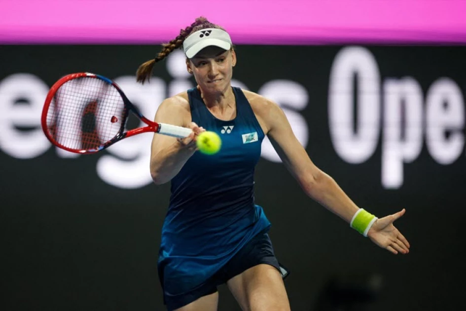 Rybakina advances while Andreeva exits at Toronto