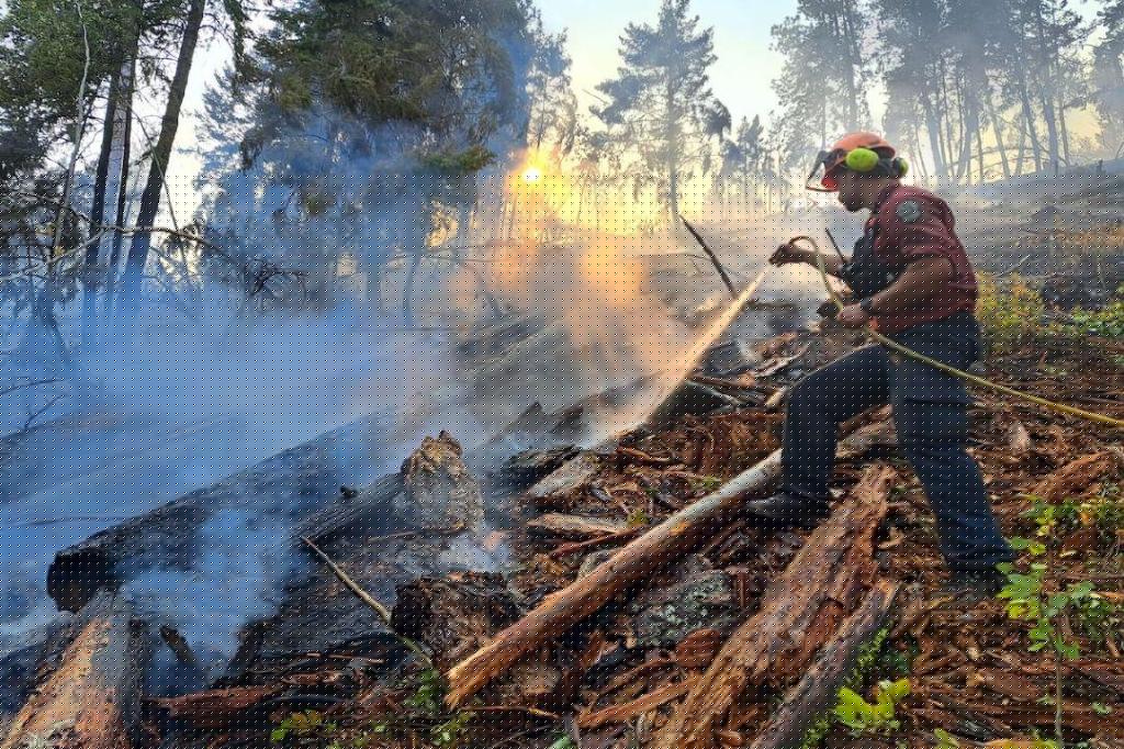 Shifting winds could increase activity on Quilpituk Creek wildfire