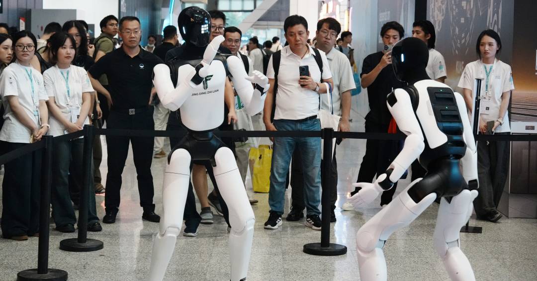 China diz já concentrar mais da metade dos robôs humanoides do mundo